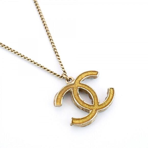CHANEL Gold Pearl Logo Necklace - Picture 2 of 6